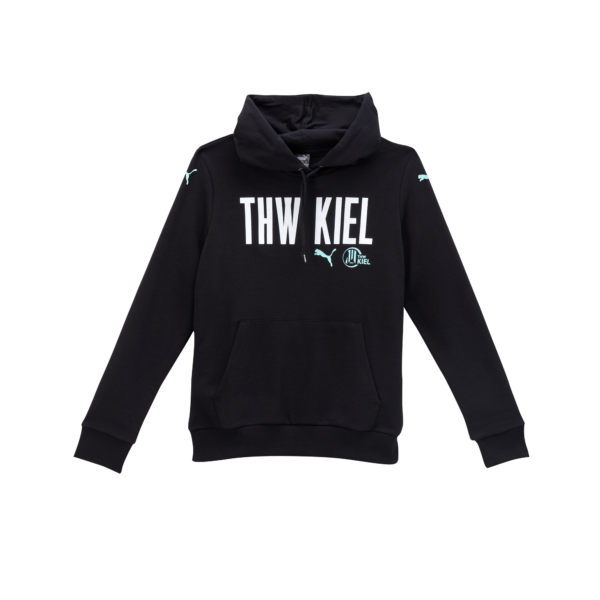 Der THW Kiel Graphic Hoodie Wmn Black zeigt einen auffälligen weißen THW KIEL-Schriftzug und ein Puma-Logo, eine Fronttasche und lange Ärmel - ideal für jeden Fan.