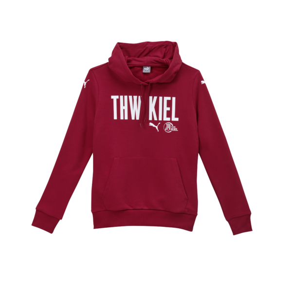 Der THW Kiel Graphic Hoodie Wmn Dark Cherry verfügt über eine Fronttasche, einen weißen THW KIEL-Brusttext und Puma-Logos auf der Brust und den Ärmeln - perfekt, um deinen Teamstolz zu zeigen.