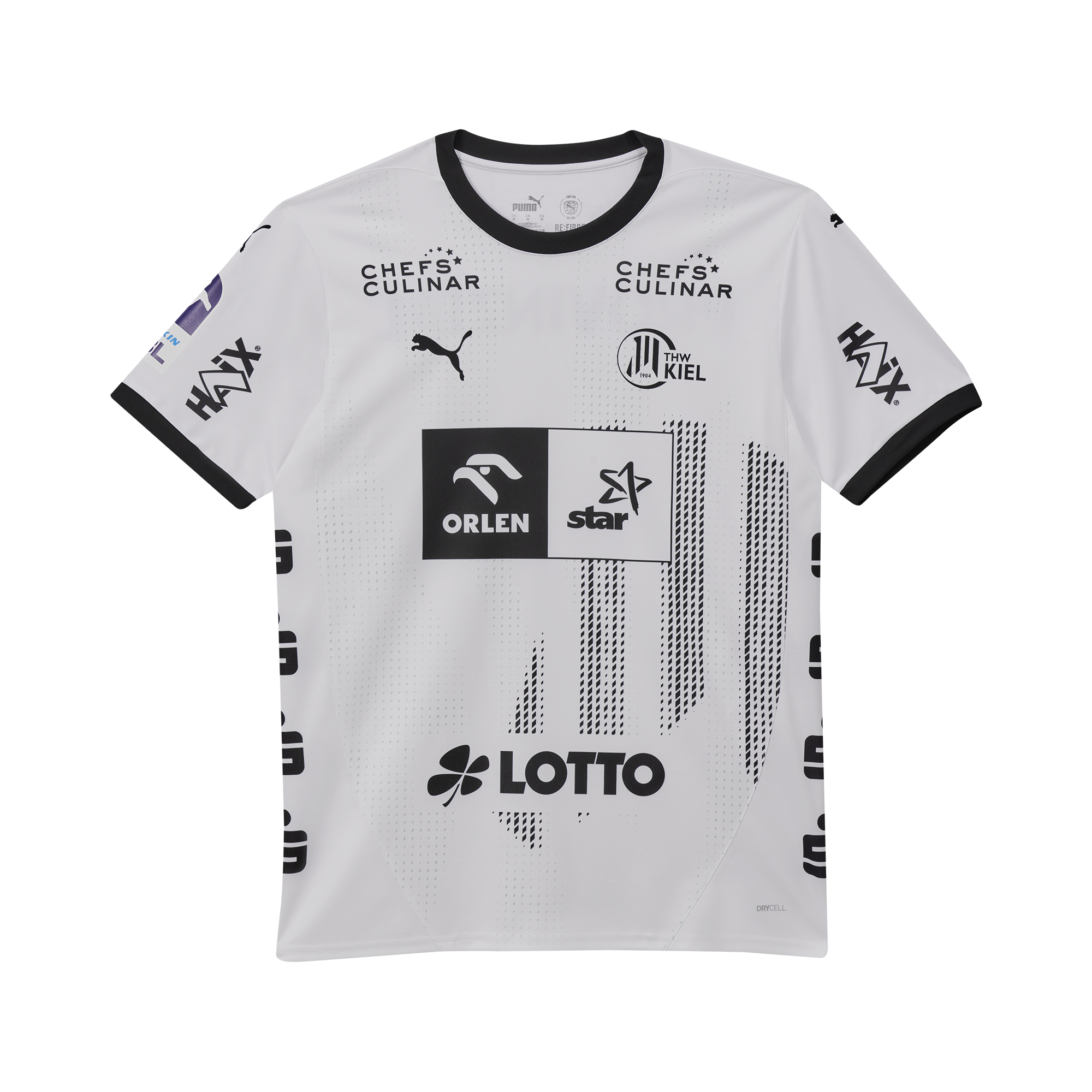 Das THW Kiel 24-25 Heimtrikot von PUMA ist weiß mit schwarzen Kragen- und Ärmelakzenten, Sponsorenlogos, Streifen im Zebradesign und dem offiziellen Vereinsabzeichen.