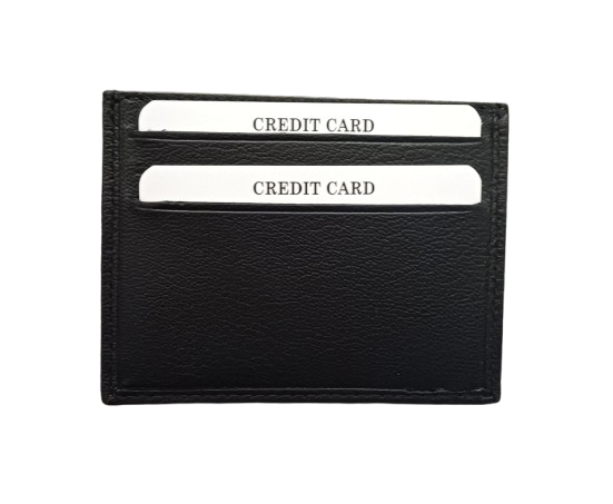 Der Kreditkartenhalter schwarz besteht aus schlichtem Leder mit zwei Slots, die jeweils eine weiße "CREDIT CARD"-Karte tragen. Minimalistisches Design - ein Must-have für echte THW Kiel Fans.