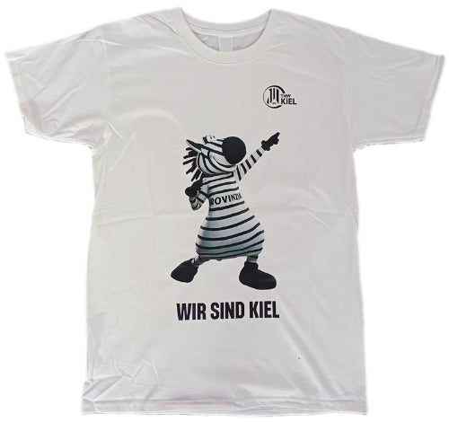 T-Shirt Hein Daddel Kids weiß mit dem Zebra-Maskottchen Hein Daddel im schwarzen Streifen-Look, "WIR SIND KIEL" und rundem Logo-Print oben. Limitierte Auflage - sichere dir das besondere Shirt!.
