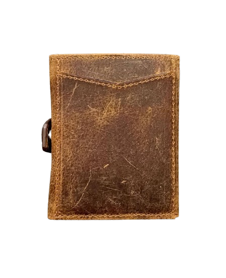 Das Portemonnaie Leder braun ist ein geschlossenes Portemonnaie aus braunem Leder mit sichtbaren Kratzern und Nähten, das auf einem schlichten Hintergrund abgebildet ist.