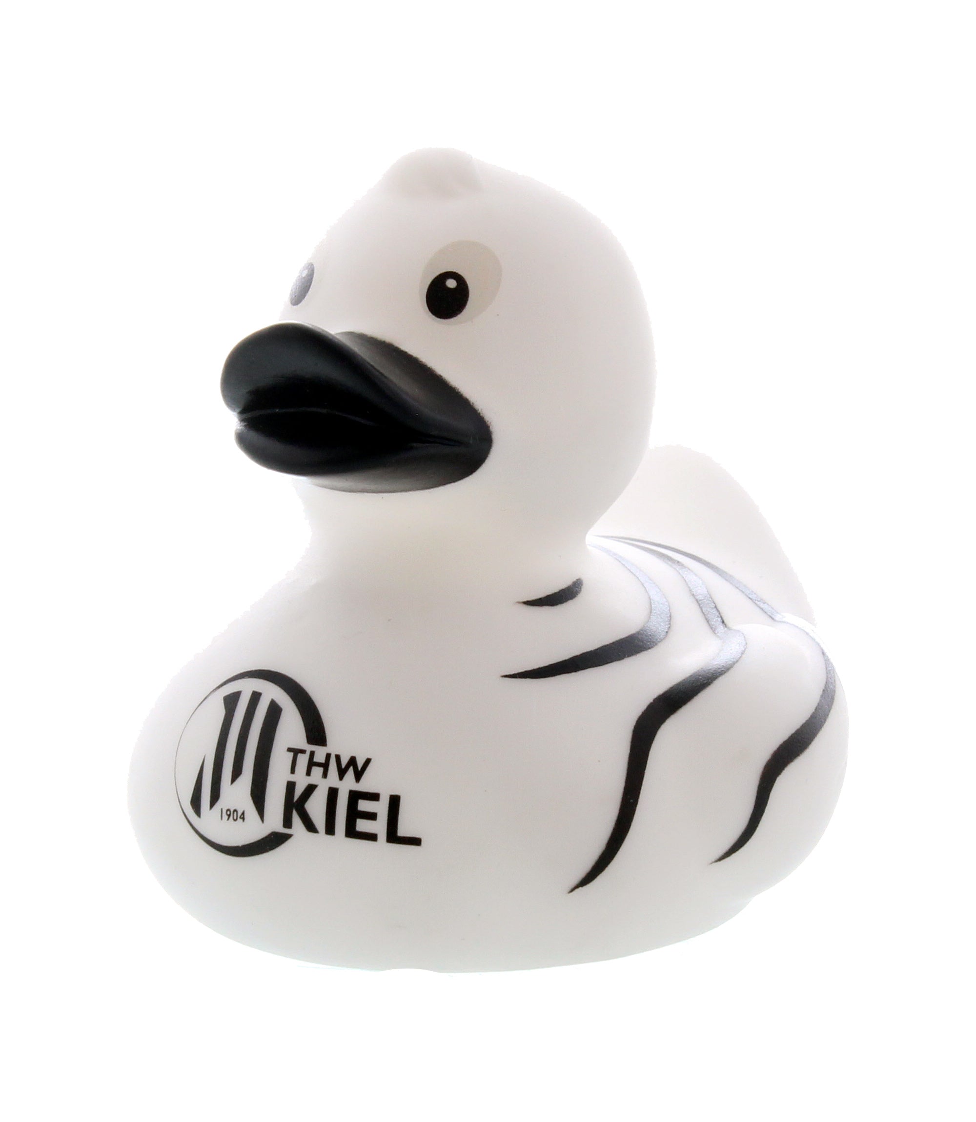 Eine weiße Badeente mit schwarzem Schnabel und Streifen, großen schwarzen und weißen Augen und dem THW Kiel Handball Rekordmeister Logo. Dieser Fanartikel ist auf einem einfarbig weißen Hintergrund abgebildet.