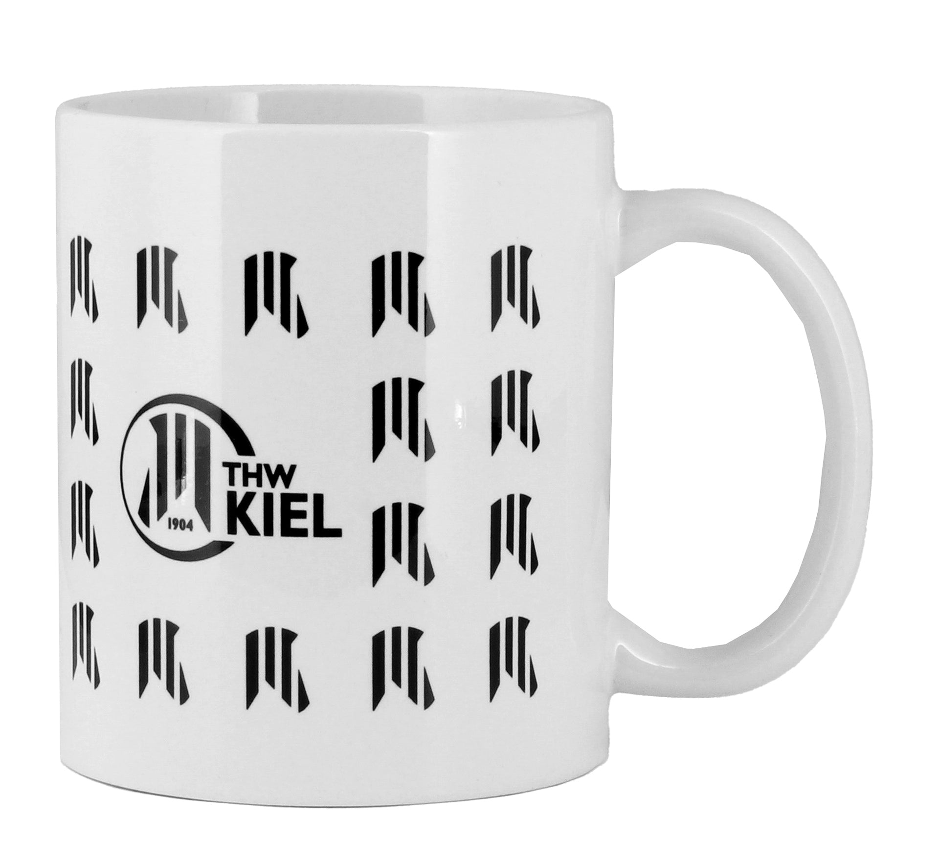 Der Becher Minizebras weiß ist ein weißer Keramikbecher mit einem sich wiederholenden schwarzen Muster, dem THW-Logo in fetter schwarzer Schrift, einem kreisförmigen Muster mit der Jahreszahl 1904 und dem Henkel auf der rechten Seite.