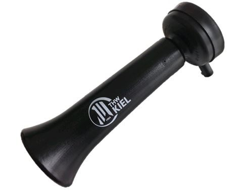 Das Fanhorn THW Kiel Logo schwarz ist ein schwarzes Kunststoffhorn mit einer Glühbirne und weißem THW Kiel Aufdruck - ein idealer Fanartikel für jeden Anhänger.
