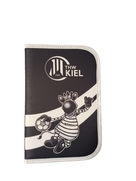 Das Etui schwarz-weiß ist ein schwarz-weißes Federmäppchen mit einem Cartoon-Zebra, das einen Handball hält, dem THW Kiel-Logo und dem Schriftzug "THW Kiel" darüber - ein Muss für jeden Fanartikel.