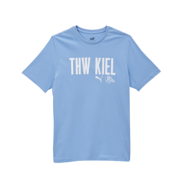 Das THW Kiel Tee Light Blue ist ein kurzärmeliges Baumwollshirt mit großem weißen THW KIEL-Frontprint sowie kleinen Puma- und Vereinslogos - perfekt für echte Fans.