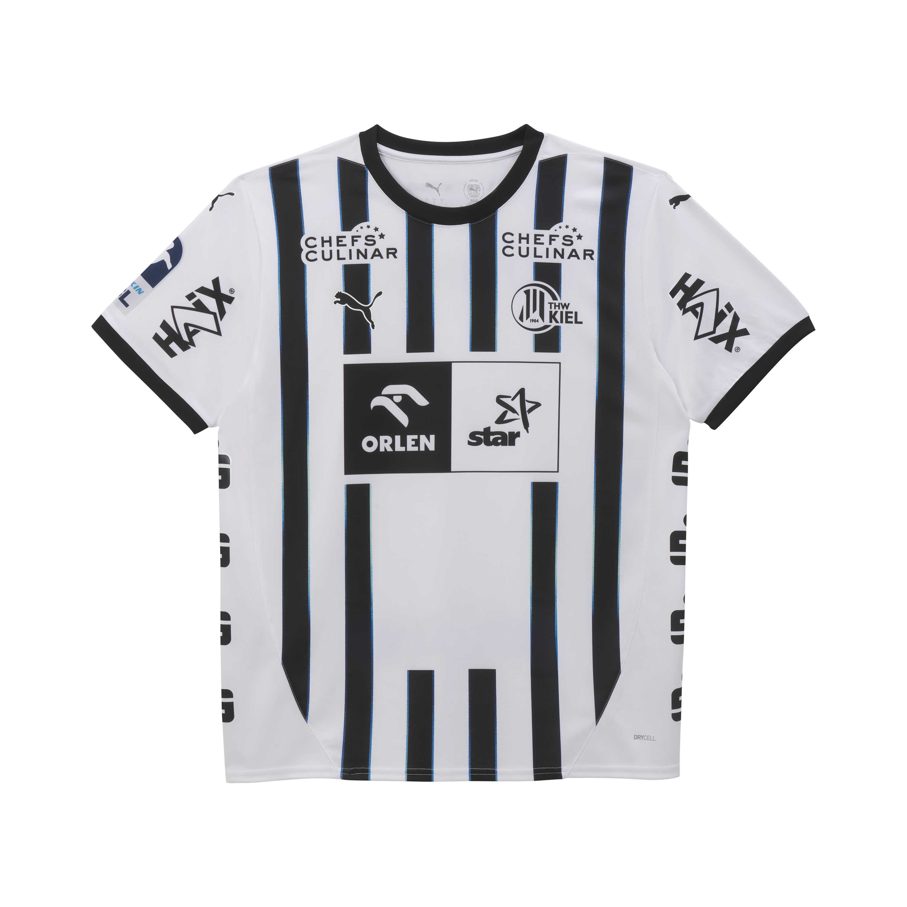 Das THW Kiel 25-26 Heimtrikot Jr von PUMA kommt in Weiß mit schwarzen und hellblauen Zebrastreifen, kurzen Ärmeln, mehreren Sponsorenlogos, dem Puma-Logo und dem Teamwappen auf der Brust sowie dem Schriftzug "CHEFS CULINAR" darüber.