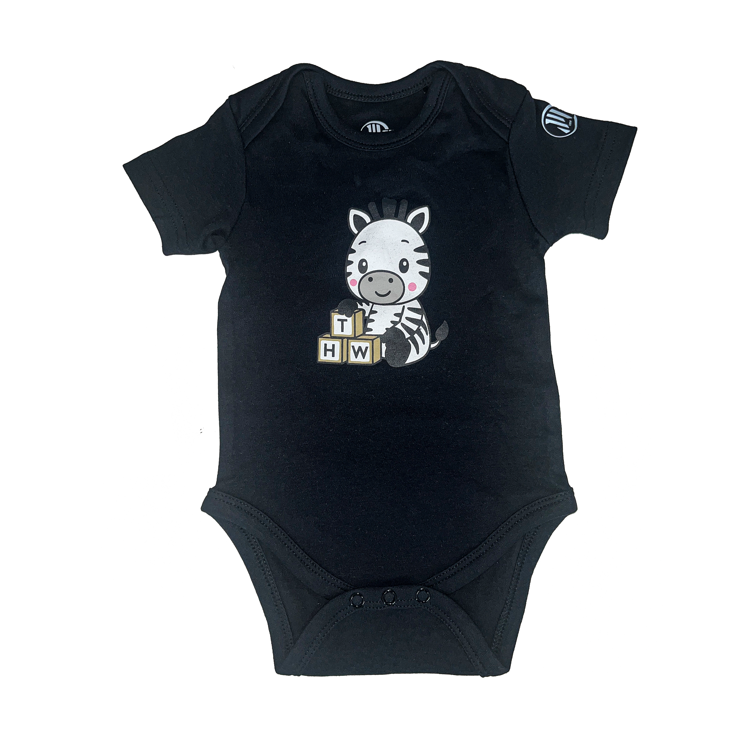 Der Baby Body "Zebra mit Bauklötzen" in Schwarz zeigt ein süßes Zebra mit Buchstabenblöcken. GOTS-zertifiziert, kurze Ärmel, drei Druckknöpfe - ideal als Babygeschenk!.