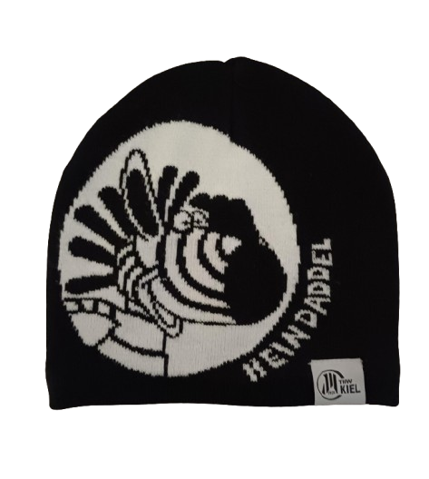Das Beanie Maskottchen schwarz zeigt ein stilisiertes Zebra und ein THW KIEL Logoaufnäher - ideal als Kinder Mütze für junge Fans.