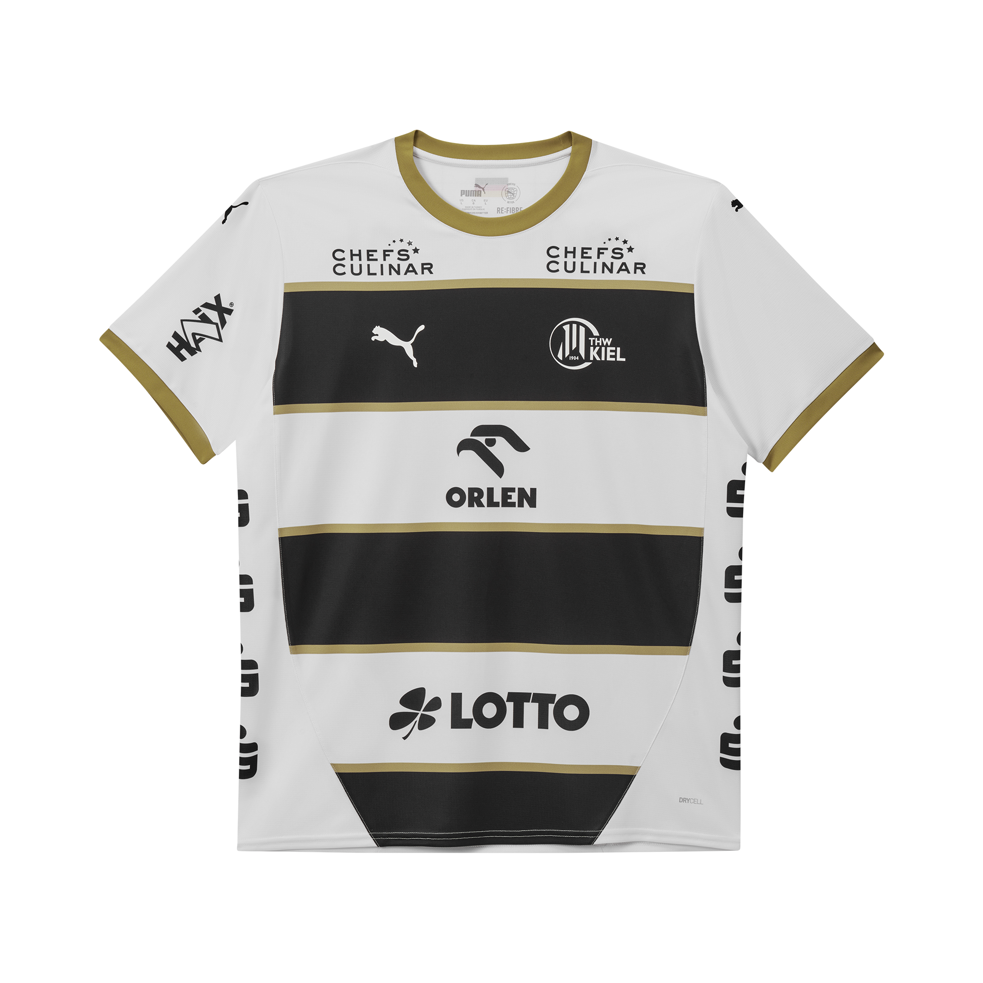 Das THW Kiel 24-25 Euro Heimtrikot von PUMA kommt in Weiß mit schwarzen Streifen, goldenem Kragen und Ärmelbündchen, Leuchtturm-Design-Elementen, Sponsorenlogos (PUMA, LOTTO, ORLEN, Chefs Culinar) und einem schwarzen Kieler Teamabzeichen auf der Brust.