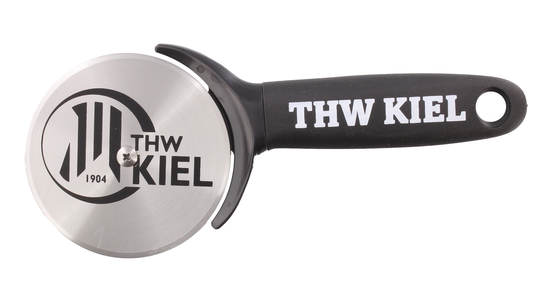 Der Pizzaschneider schwarz mit weißem THW KIEL-Schriftzug und rundem Metallblatt samt Logo und 1904 schneidet deine Pizza beim nächsten Auswärtsspiel perfekt.