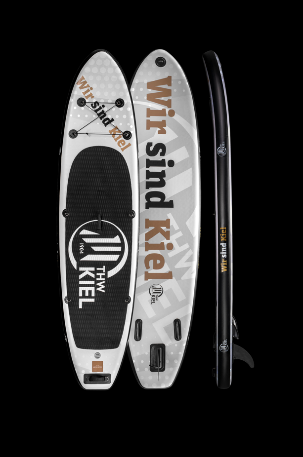 Drei weiß-schwarze THW Kiel SUP limitierte Boards für Stand-up Paddling mit "Wir sind Kiel" und "THW Kiel" in braun und grau auf schwarzem Grund. Entdecke das limitierte SUP-Design!.