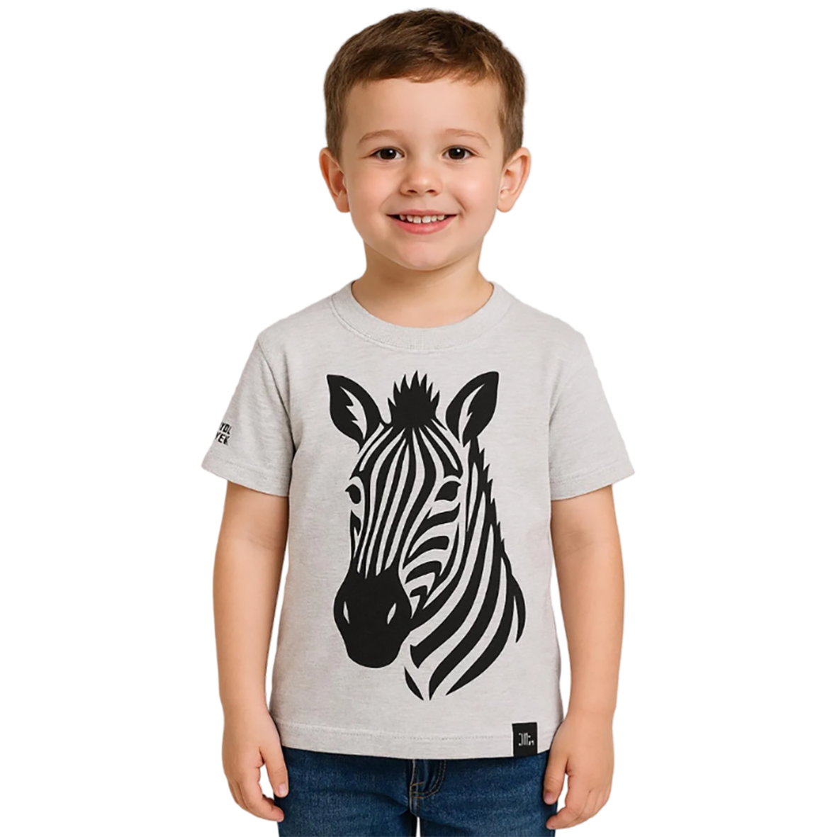 Ein lächelnder Junge trägt das T-Shirt Kids Zebra, ein hellgraues T-Shirt aus Bio-Baumwolle mit einer auffälligen schwarzen Zebra-Grafik auf der Vorderseite, die sich von einem weißen Hintergrund abhebt. Perfekte bequeme Wahl für Kinder. KI-generierter Inhalt