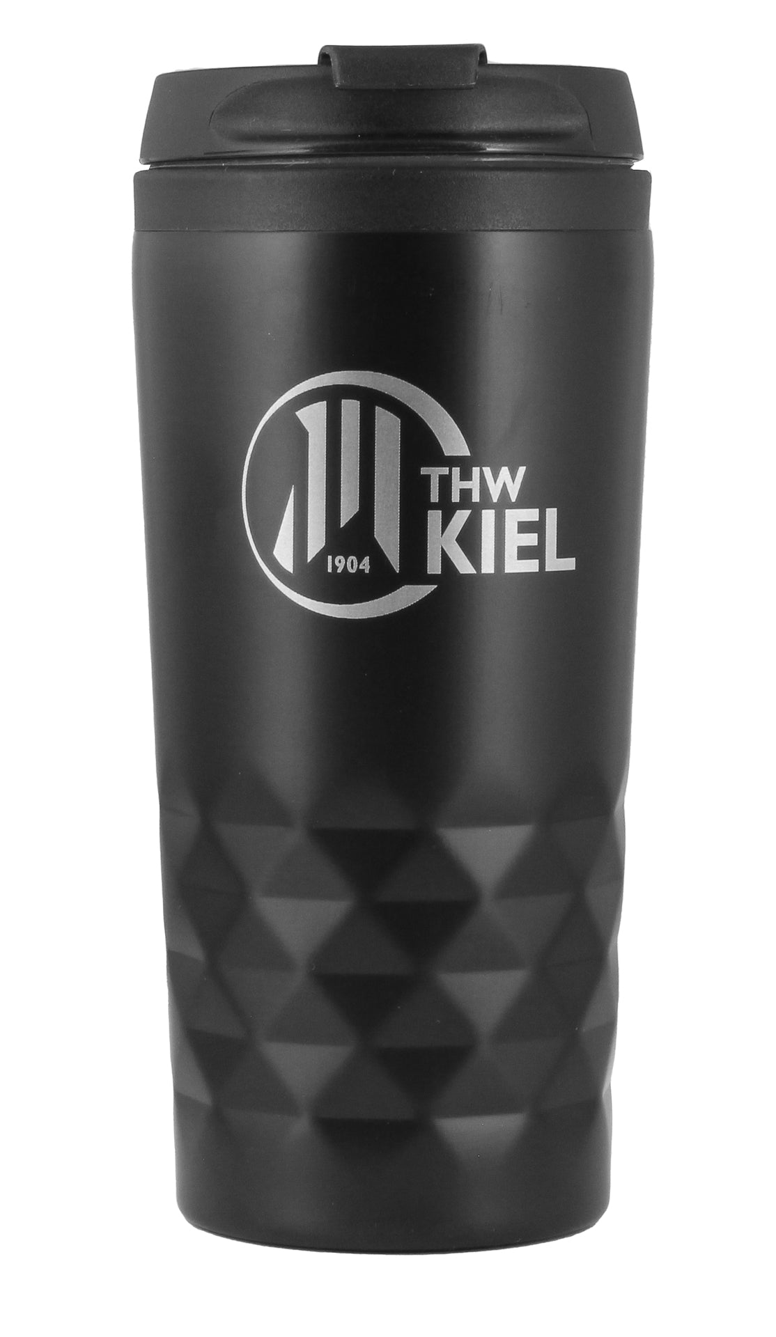 Der Thermobecher schwarz 300ml hat einen strukturierten, geometrischen Boden, einen Deckel und zeigt das weiße THW Kiel 1904 Logo - ideal für Fans ihres Lieblingsvereins.